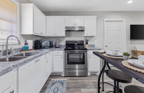 Sulphur Apartamento | The Suite Spot 5 - minutes from casinos
