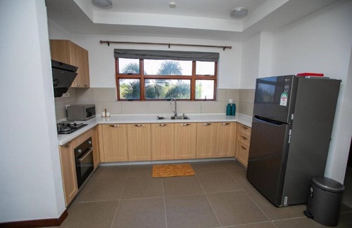 Mtwapa Apartamento | The Sultan Palace Beach Retreat Three-Bedroom Apartment