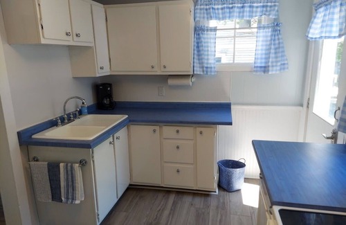 Marquette Casa | The Summer Home - 2 bedroom home central to downtown and NMU. Bring the dog!