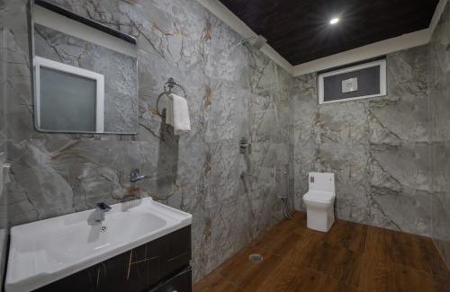 Dharampur Hotel | The Summer House Kasauli l 4 Bedroom Villa