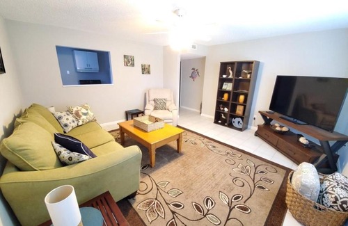 Crescent Beach Casa | The Summer House - Lower home