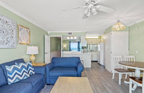 Bel Air Condominio | The Summit PCB 711 ** Amazing Beachfront Balcony & Fully furnished condo