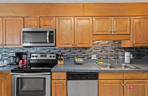 Bel Air Condominio | The Summit PCB 532 ** 2 Bed, 2 Bath ** East Corner Beachfront