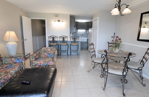 Bel Air Condominio | The Summit PCB 127 ** 1 Bed, 1.5 Bath 1st floor ** Remodeled & Near HOT TUBS