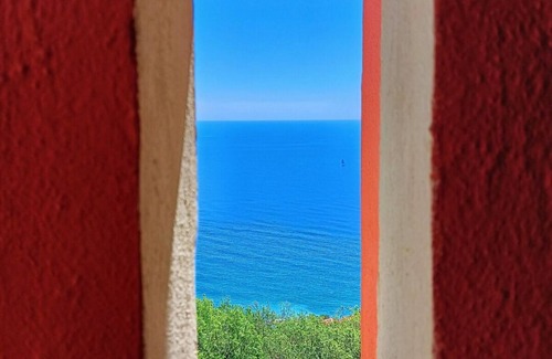 Bergeggi Apartamento | The Sundevilla Designer Penthouse with sea view terrace, parking space and pool