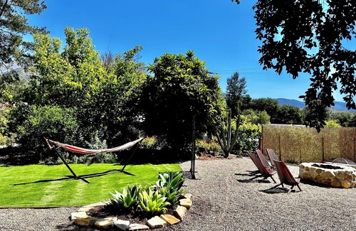 Ojai Casa | The Sunflower Cottage