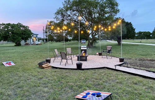 Burnet Casa | The Sunflower House *FREE WIFI*