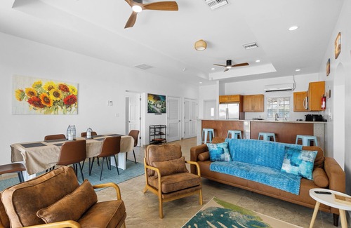 Cockburn Town Casa | The Sunflower Villa – 3BR Beachfront in Grand Turk