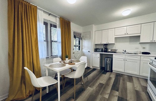 Willowbrook Casa | The Sunny Side House