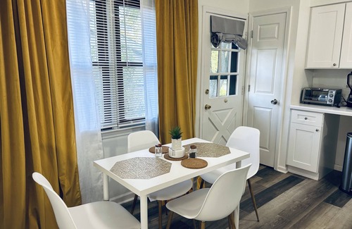 Willowbrook Casa | The Sunny Side House