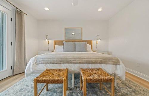 Toilla Segunda Casa | The Sunny Side-Pensacola Beach, 600 feet to Gulf, Private/Heated Pool, Games, Gear