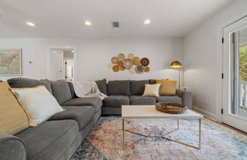 Toilla Segunda Casa | The Sunny Side-Pensacola Beach, 600 feet to Gulf, Private/Heated Pool, Games, Gear