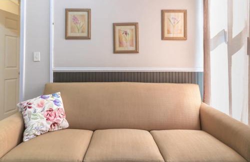 Columbus Casa | The Sunny Southern Manse Large Downtown Home