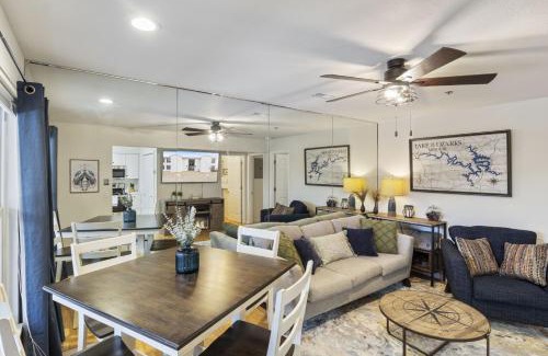 Lakeland Casa | The Sunrise Suite Waterfront, Balcony with Pool