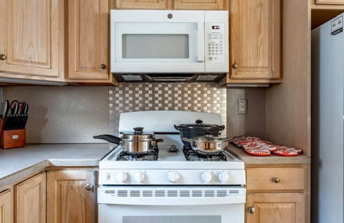 Constable Hook Apartamento | The Sunset Suite! 3BR/2BA Near NYC and Airport!