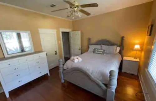 Hattiesburg Casa | The Sunshine Bungalow
