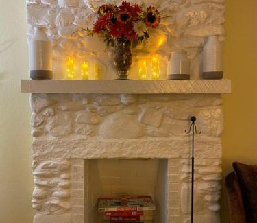 Hendersonville Casa | The Sunshine Cottage Hendersonville Rental!