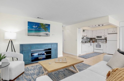 Cypress Lake Apartamento | The Sunshine Suite - Ft Myers