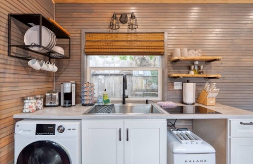 Hosford-Abernethy Casa | The Sunstone Modern Tiny House Prime Location