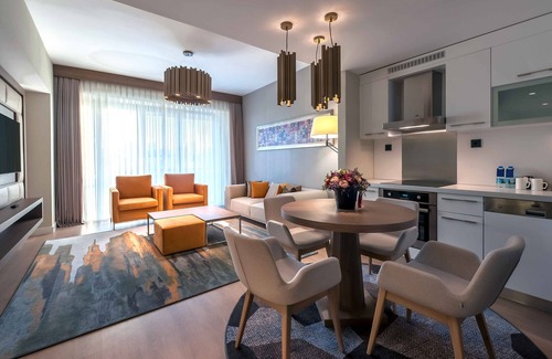 Bagcilar Apartamento | The Superior Living Batisehir One Bedroom Apartment with Balcony