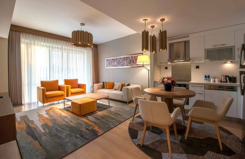 Bagcilar Apartamento | The Superior Living Batisehir One Bedroom Apartment with Balcony