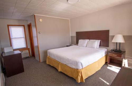 Munising Hotel | The Superior Motel