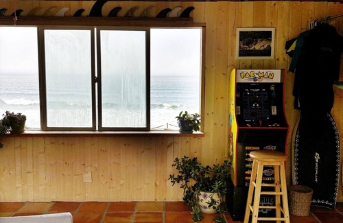 Yachats Casa | The Surf House w/ private beach access & hot tub!