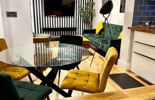 Wall End Casa | The SwankeyTownhouse in the Heart of East London