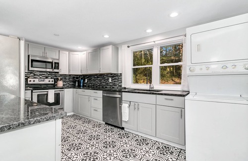 Swannanoa Casa | The Swannanoa Suite