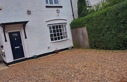Chapeltown Casa | The Sweet Brier Cottage in Leeds