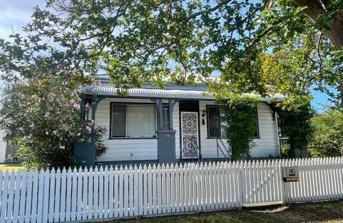 Cessnock Casa | The Sweet Grapevine Cottage