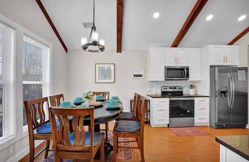 Sugar Hill Casa | The Sweet Home! Minutes from Mall of GA and Suwannee!