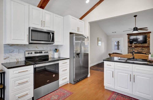 Sugar Hill Casa | The Sweet Home! Minutes from Mall of GA and Suwannee!
