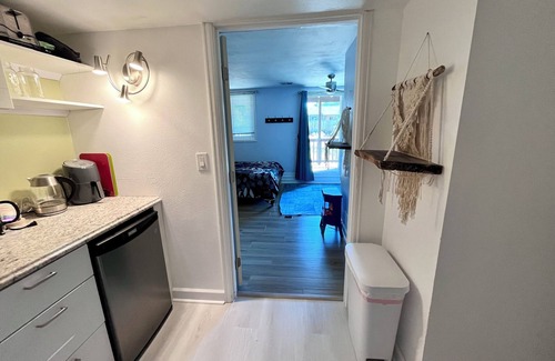Louisville Condominio | The Sweet Nature Nest: Cozy 1-Bedroom w/ Kitchenette, Nature, & Private Entrance