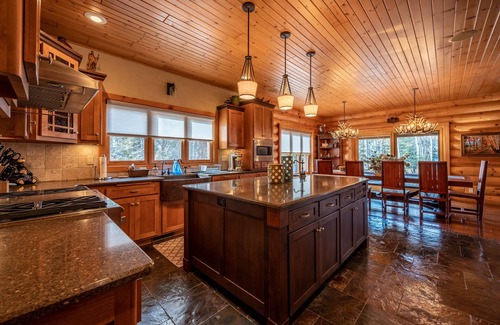 Sturgeon Bay Casa | The Sweet Retreat on Clark Lake