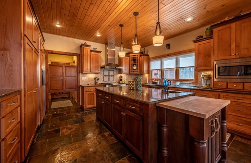 Sturgeon Bay Casa | The Sweet Retreat on Clark Lake