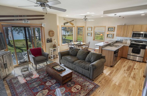 Alanson Casa | The Sweet Seclusion Cottage with 100 feet of Private frontage Pickerel Lake!