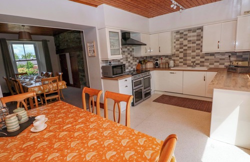 Narberth Casa | THE SYCAMORES, pet friendly, with open fire in Narberth