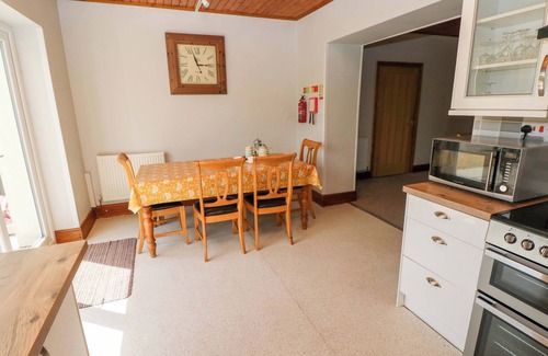 Narberth Casa | THE SYCAMORES, pet friendly, with open fire in Narberth