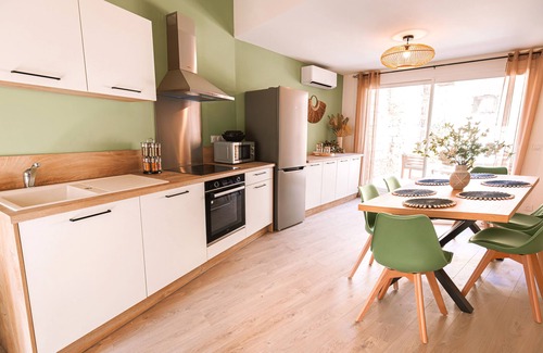 Saint-Paul-Trois-Chateaux Apartamento | The Tourmaline Duplex