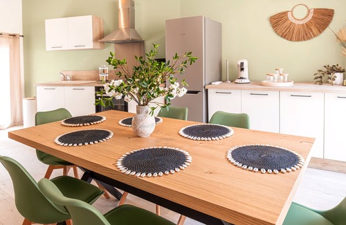 Saint-Paul-Trois-Chateaux Apartamento | The Tourmaline Duplex