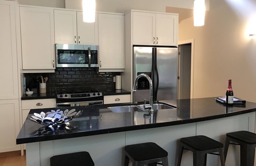Regional District of Nanaimo Casa | Reserva ahora para el verano 2019. Disfruta de la vida en la costa oeste en su máxima expresión