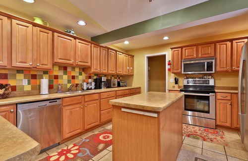 Killington Casa | The Tanglewood Lodge: Amazing Ski Home For Groups. Hot Tub. Close To Killington Resort! 4 Bedroom Home