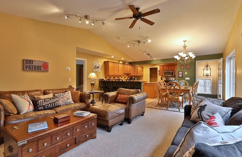 Killington Casa | The Tanglewood Lodge: Amazing Ski Home For Groups. Hot Tub. Close To Killington Resort! 4 Bedroom Home