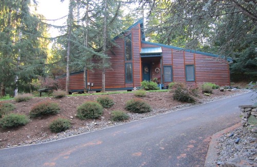 Packwood Casa | The Taste of Home in Packwood!