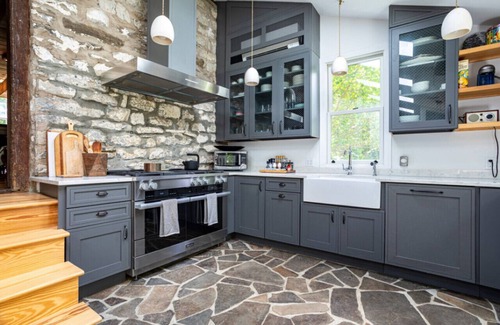 Town of Marbletown Apartamento | NEW: Luxe Historical Style in Stone Ridge.