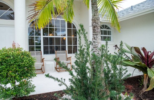 Hunt Club Casa | The Teakwood Villa - Secluded & Luxurious Pool Home in West Palm Beach