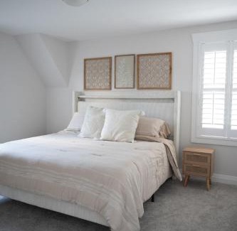 North Nashville Casa | The Teal Door Cottage-Spacious home with Kingsuite