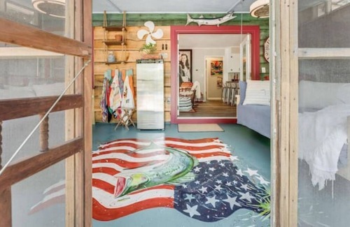 Reed Creek Cabina | The Teal Tavern