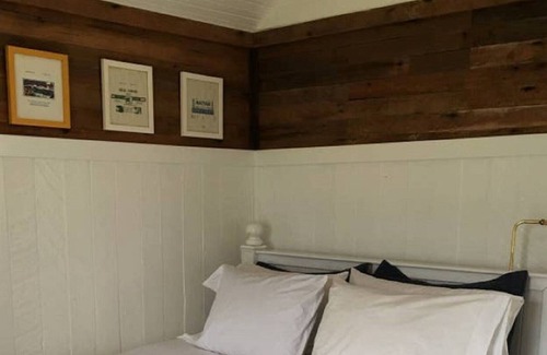 Paicines Apartamento | The Telegraph Office Cabin near Mercy Hotsprings